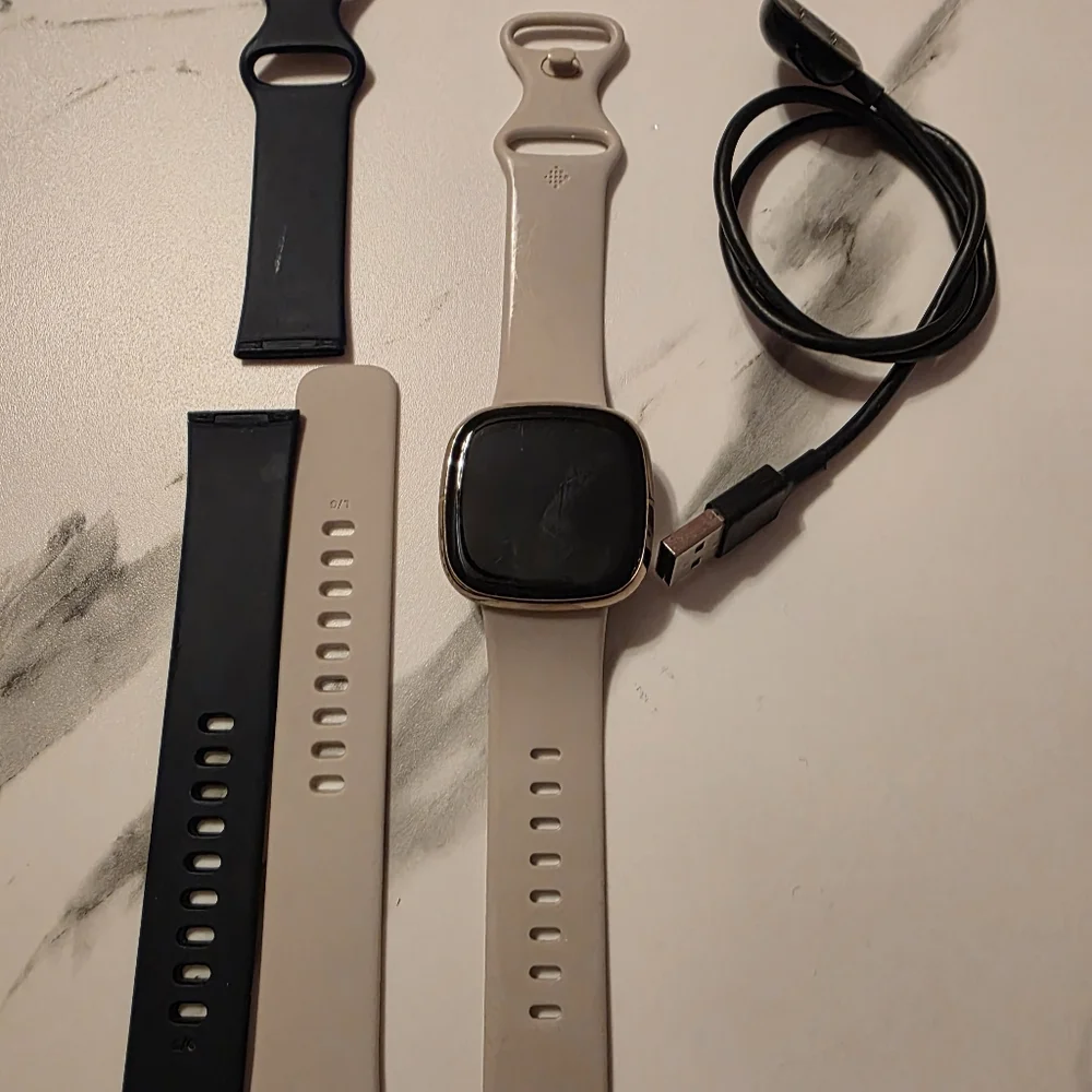 Elegant Cream Smartwatch with Advanced Features